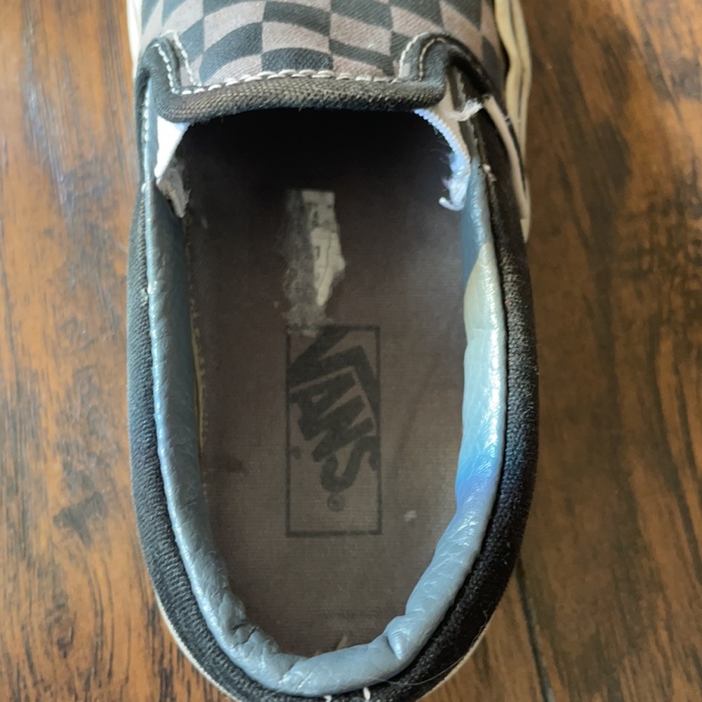 Vans - Picture 2 of 4